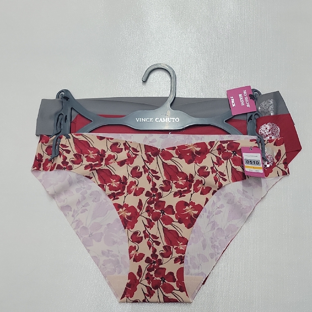 Vince Camuto Floral and Solid Panty Set - Red and Gray